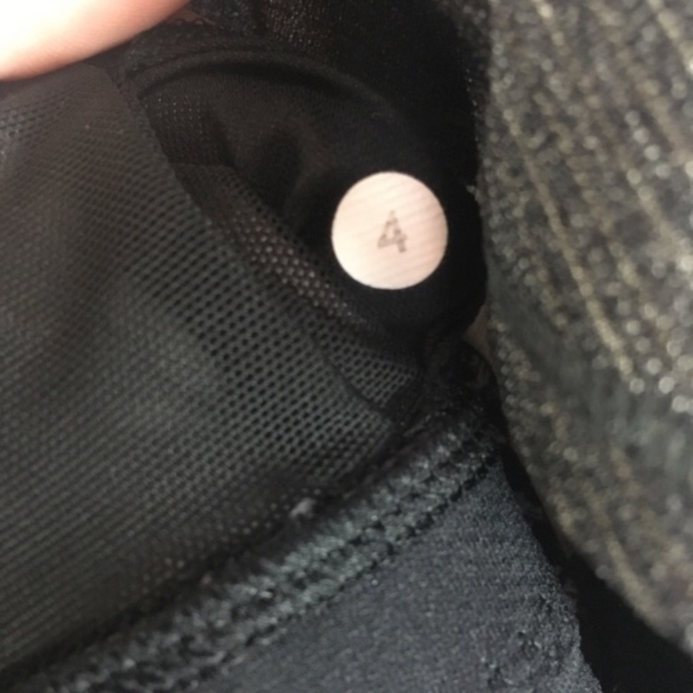 Lululemon‎ Run Times Tank Top Black Gray Layered Yoga Run Women’s Size 4 - Picture 5 of 5
